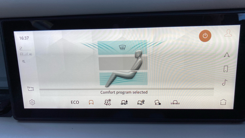 Land Rover Defender 3.0 D300 HSE 110 5dr Auto Diesel Estate